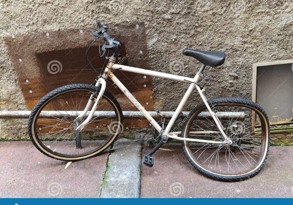 bicicletta rotta