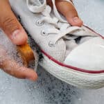 pulire scarpe